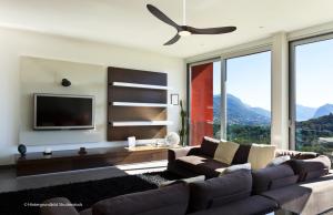 Henley_Zephyr_ceiling_fan_LED_MW-W71_ROOM